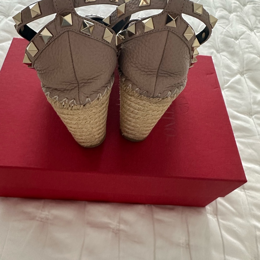 Valentino Garavani Rockstar poudre wedge. - Picture 3 of 10
